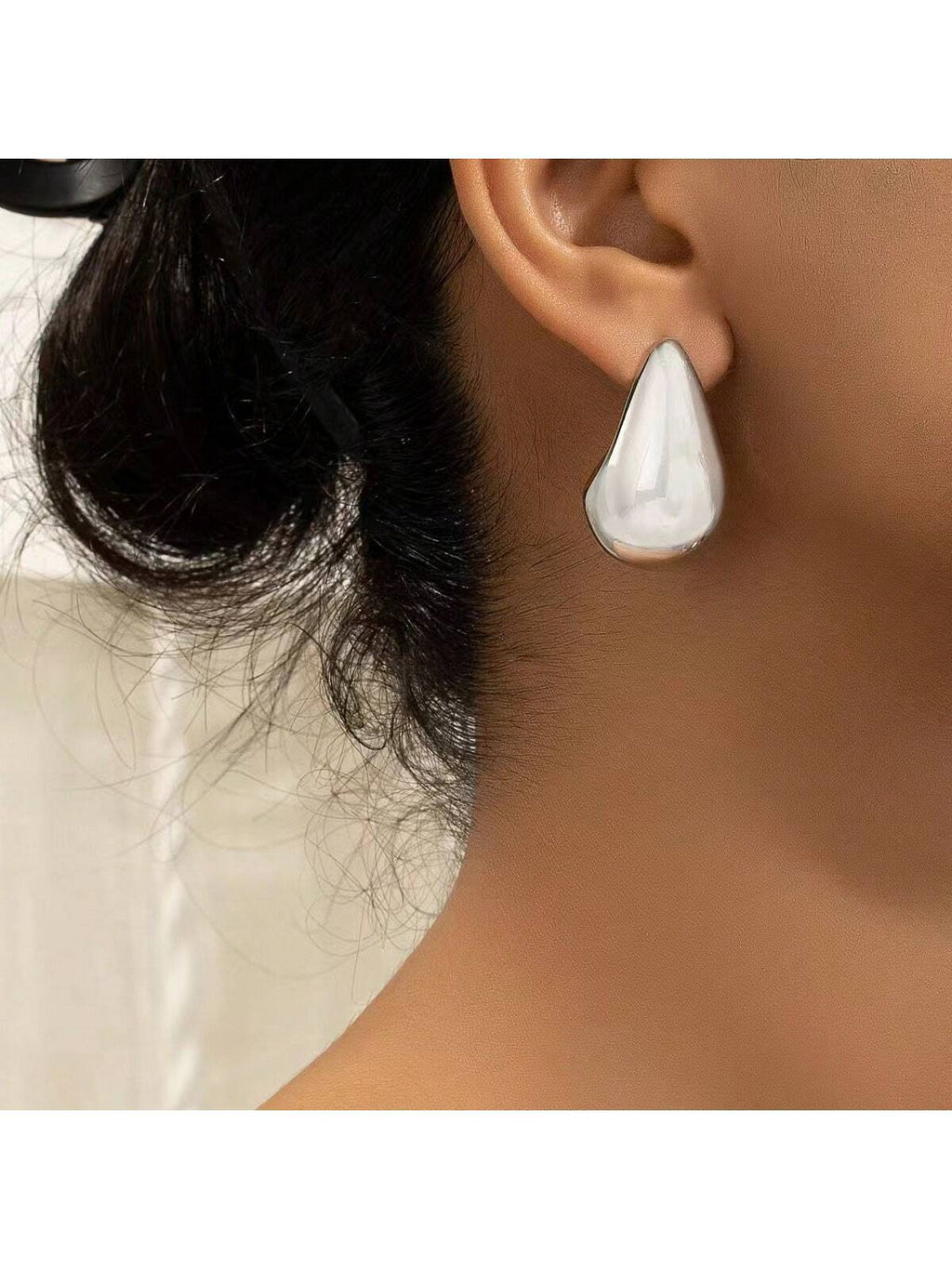 1Pair Asymmetrical Teardrop Shaped Earrings, European and American Style, Clear and Cool Atmosphere, Simple Geometric Acrylic Earrings for Women'S Everyday Wear